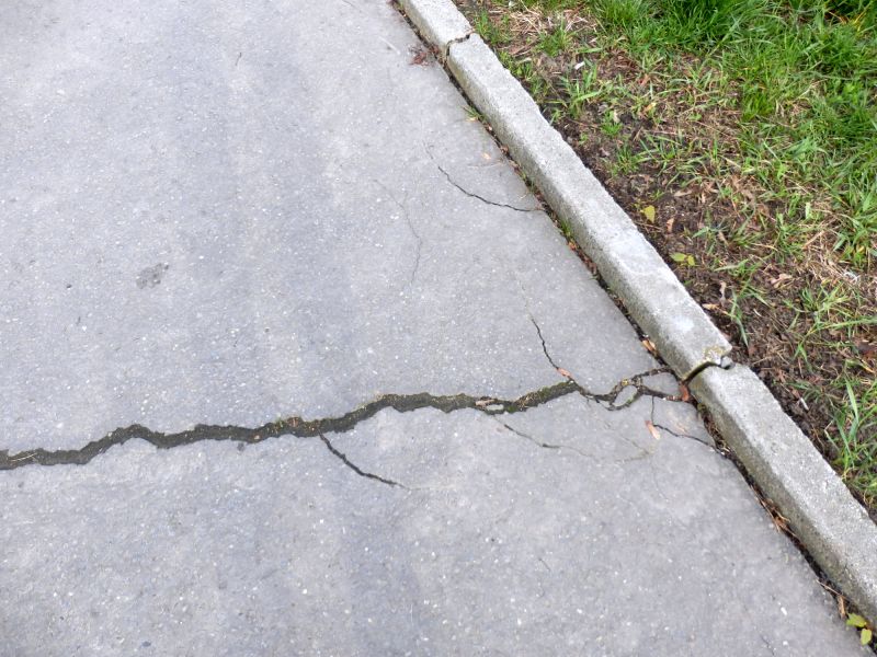 Cracked Sidewalk Repair in Des Moines, IA